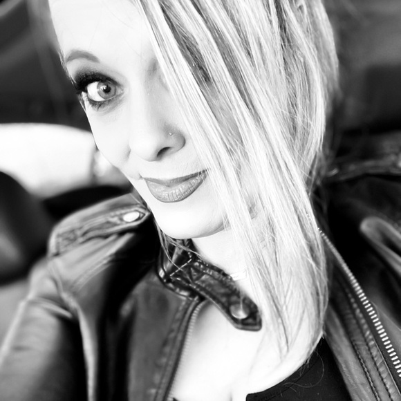 Meet your Posher, Miranda - Picture 2 of 2